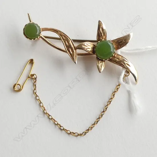 9ct POUNAMU SET BROOCH, 4.4gm, L.45mm