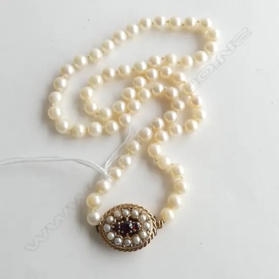 PEARL NECKLACE 9CT GOLD AND GARNET CLASP