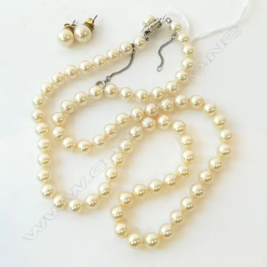 SIMULATED CREAM COLOURED PEARL NECKLACE L.600mm + PR SILVER GILT EARRINGS