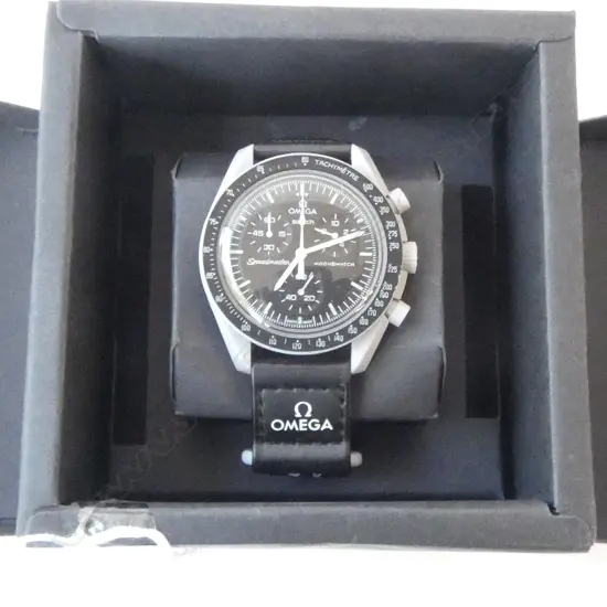 SWATCH /OMEGA MISSION TO THE MOON WATCH WORKING