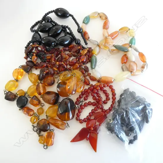 ASST NECKLACES; AGATE, AMBER, CARNELIAN & COSTUME 1 w. FAULTS