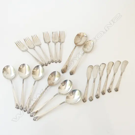 20 PCES 'ROYAL CREST' STERLING SILVER CUTLERY 633gms...