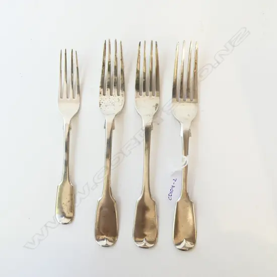 3 & 1 STG SILVER FIDDLE PATTERN FORKS 258gms
