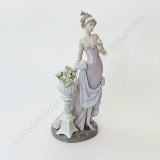 LLADRO FIGURE 'A TOUCH OF CLASS'; Fault to flower petal, H.370mm