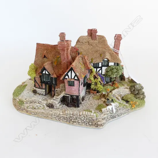 LILLIPUT LANE 'OAKWOOD SMITHY' W.230mm tiny chips
