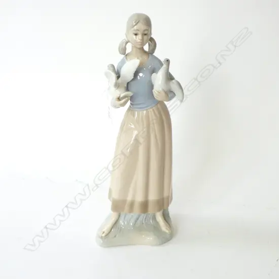 ZAPHIR FIGURINE; GIRL w. 2 BIRDS H.360mm