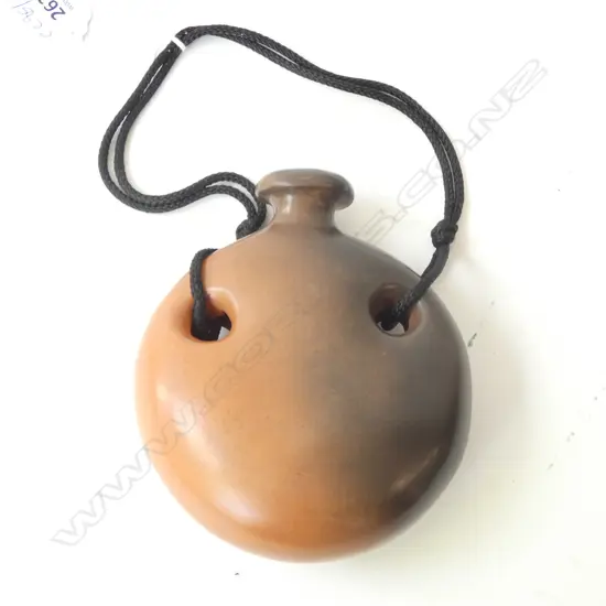 ROBYN STEWART STUDIO POTTERY VESSEL H.130mm