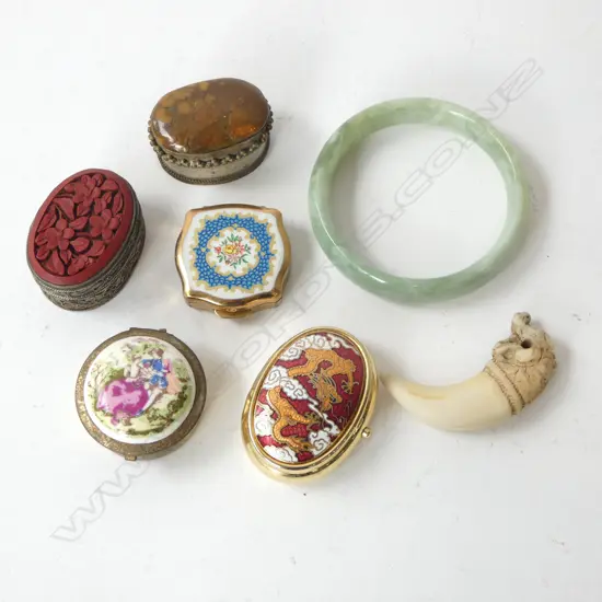 ASST COMPACTS, JADE?  BANGLE, CARVED TOOTH