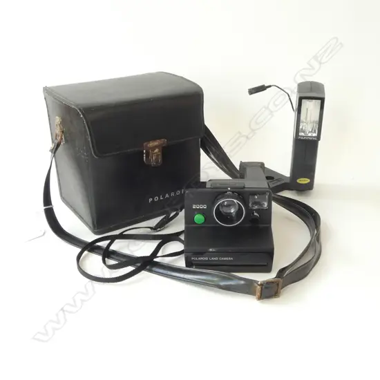 VINTAGE CASED POLAROID 2000 