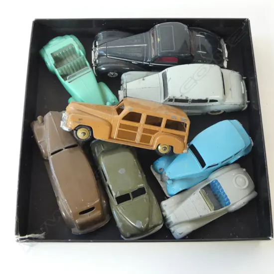 8 VINTAGE DINKY CARS L.130mm