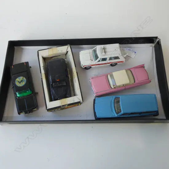 5 VINTAGE DINKY CARS + CORGI 'THE GREEN HORNETS BLACK BEAUTY' L.125mm