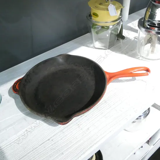 LE CREUSET CAST IRON FRY PAN 245mm dia