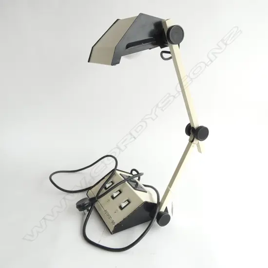 ASTRON 88 DESK LAMP BY CARLTON NZ (working)