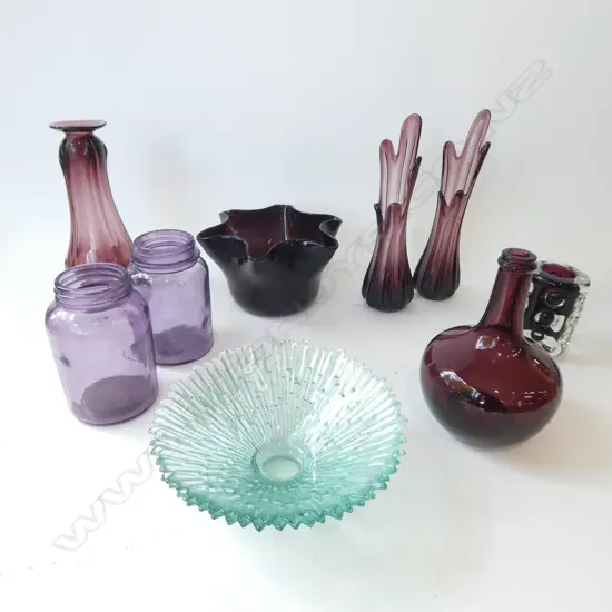 ASST COLOURED GLASSWARE, BOWLS, JAR, etc (10)