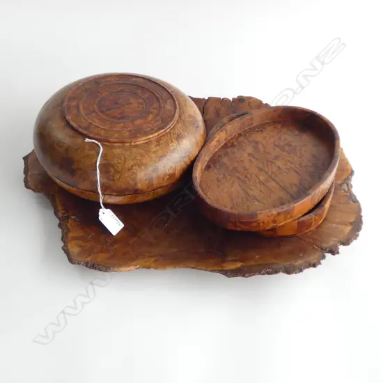 4 PCES BURR TIMBER; LIDDED CONTAINER 240mm dia,PR OVAL TRAYS, LG TRAY 380x485mm