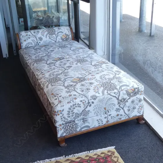 VINTAGE UPHOLSTERED DAYBED 1870 x 900 x 650mm...