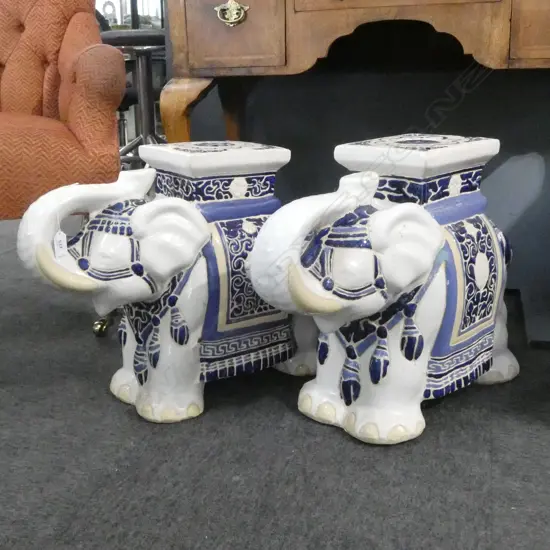 PR B/W ELEPHANT STOOLS H.415mm
