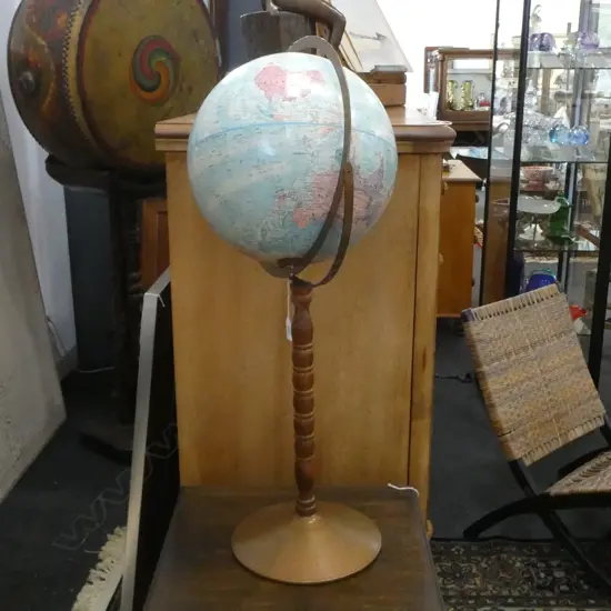 GLOBE ON STAND H.800mm