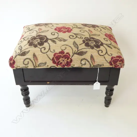 UPHOLSTERED FOOT STOOL H.270mm