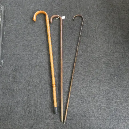 3 WALKING STICKS L.915mm