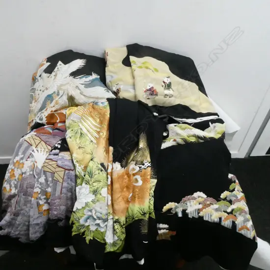 7 BLACK KIMONO / YUKATA JACKETS