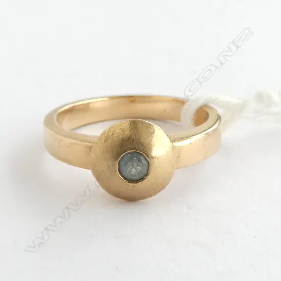 9CT GOLD AND BLUE  AQUA ? GEMSTONE RING 4.30gm SIZE L