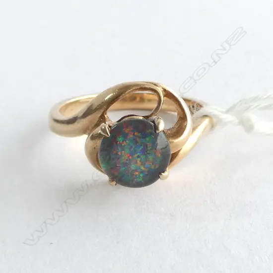 9ct GOLD & OPAL DOUBLET RING 3.16gms SIZE M