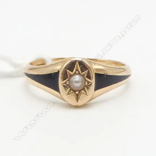 ANTIQUE 18CT GOLD PEARL & BLACK ENAMEL SIGNET TYPE RING 4.43GMS SIZE Q