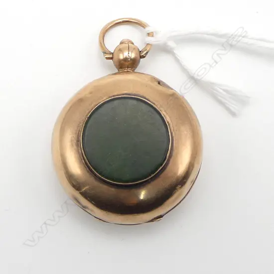 EDWARDIAN 9ct ROSE GOLD SOVEREIGN CASE with pounamu panel. Some dents 13.76gms