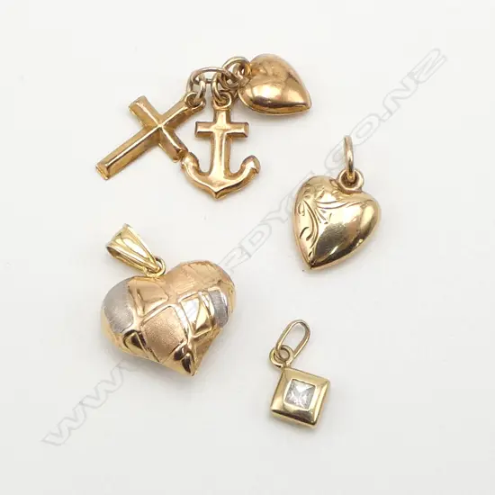 4 9CT GOLD CHARMS 3.27gm