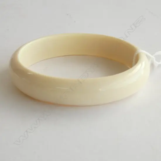 IVORY BANGLE