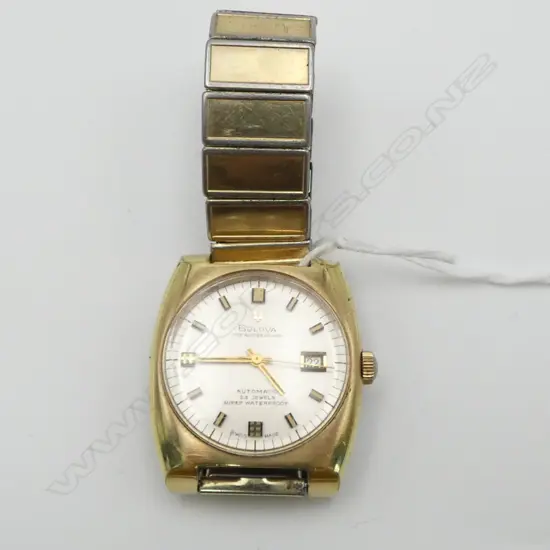 VINTAGE BULOVA AUTOMATIC 23 JEWELS GENT'S GOLD PLATE stainless WRISTWATCH w gilt  c.1970's. Working