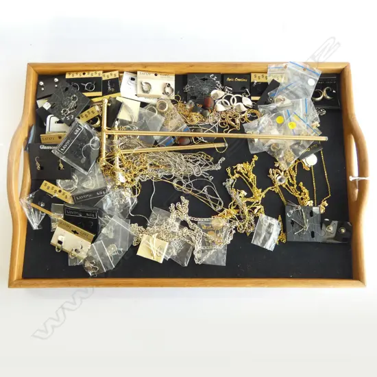 LARGE TRAY OF COSTUME JEWELLERY new old shop stock. Gold plate etc necklaces + earrings etc etc
