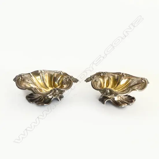 PR VICTORIAN STG SILVER SALTS, THOMAS BRADBURY & SONS, GILDED BOWL 130x100mm 169gms