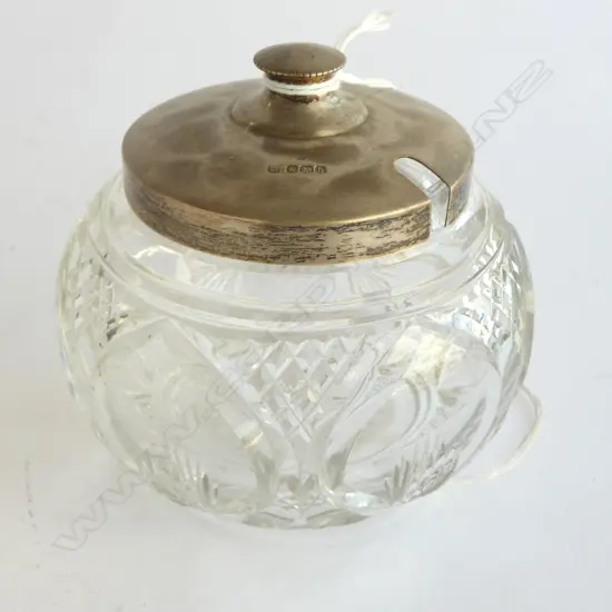 S/SILVER LIDDED CRYSTAL HONEY POT SILVER WIEGHT  35GRMS