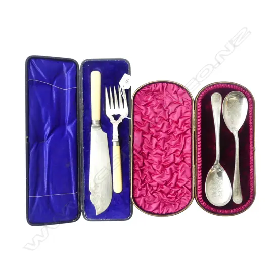 2 SETS CASED EP SERVERS; PR SPOONS, FISH SERVERS W.350mm