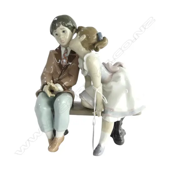 LLADRO #7635 'TEN AND GROWING' H.180mm