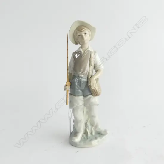 LLADRO 'FISHER BOY' FIGURE H.230mm