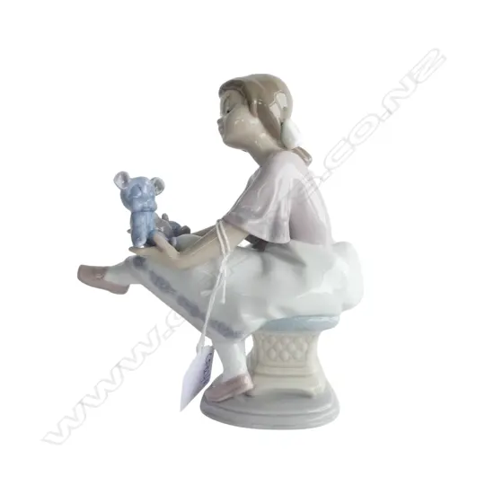 LLADRO #7620 'BEST FRIEND' H.160mm