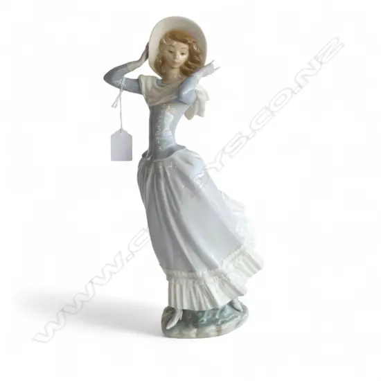 LLADRO #4936 'SPRING BREEZE' H.360mm