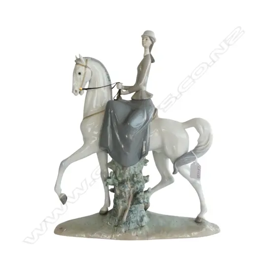 LLADRO #4516 WOMAN ON HORSE H.450mm