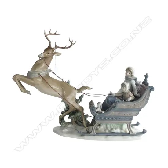 LLADRO #1429 'WINTER WONDERLAND' H.400mm L.500mm one strap missing