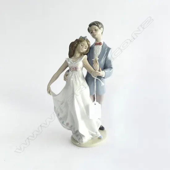 LLADRO #7642 'NOW AND FOREVER' H.270mm
