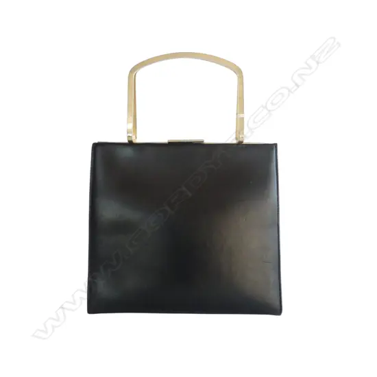 BLACK LEATHER PURSE WITH METAL HANDLE (WITH NINA RICCI DUST BAG) AF