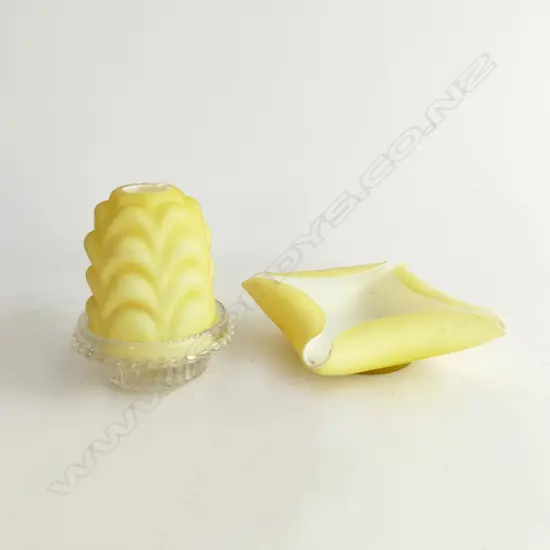 LOVELY OLD VICTORIAN 4 PIECE MILK GLASS NIGHT LIGHT H. 150mm 