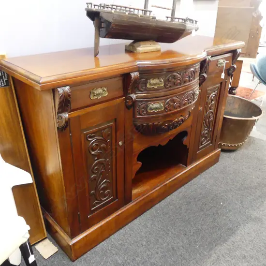 COLONIAL KAURI POT BELLIED SIDEBOARD 1520x600x1020mm handles missing