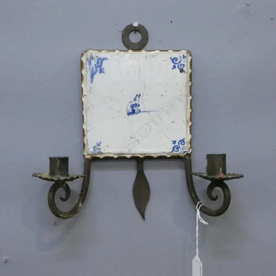 WROUGHT IRON SCONCE w. ANTIQUE DELFT TILE H.260mm