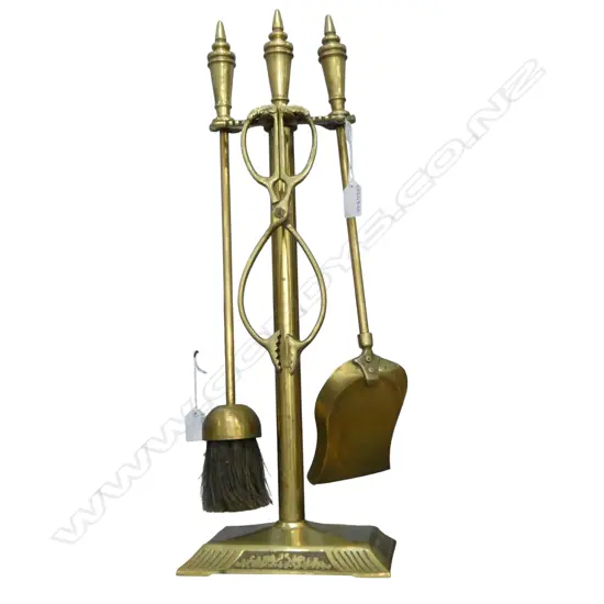 BRASS FIRE TIDY SET 