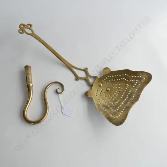 ANTIQUE BRASS CREAM SKIMMER L.475mm & SHEPHERDS CROOK TOP H.200mm
