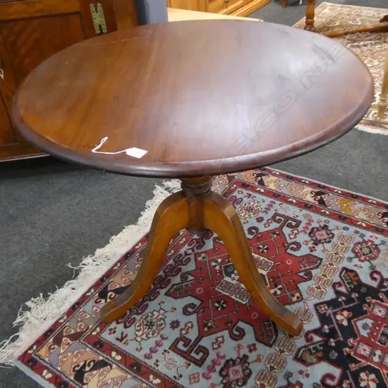 WINE TABLE H.770 Dia.870mm (TOP WITH LARGE SCRATCH)